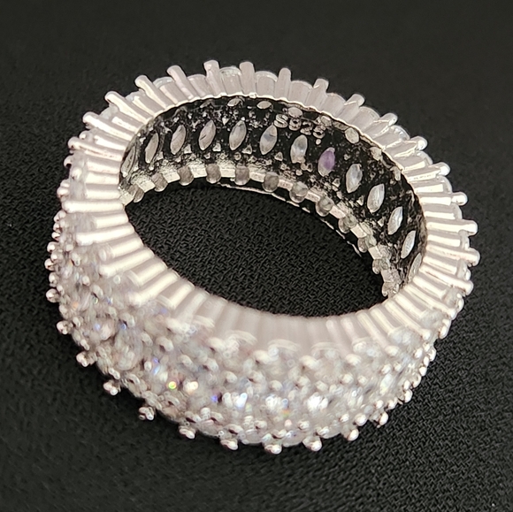 Classic Silver Geometry White Crystal Ring - Picture 4 of 4